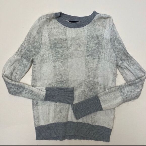 Banana Republic Women’s White and Gray Checkered Wool Blend Sweater - Picture 3 of 6